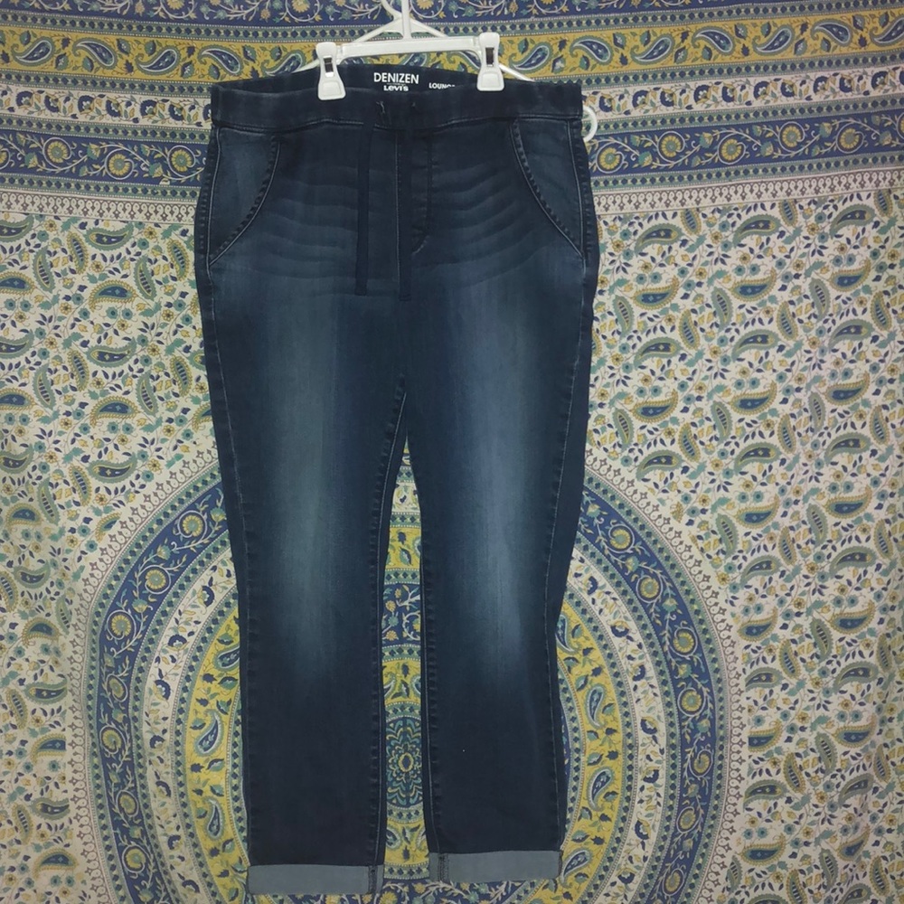 Levi’s pull on jeans